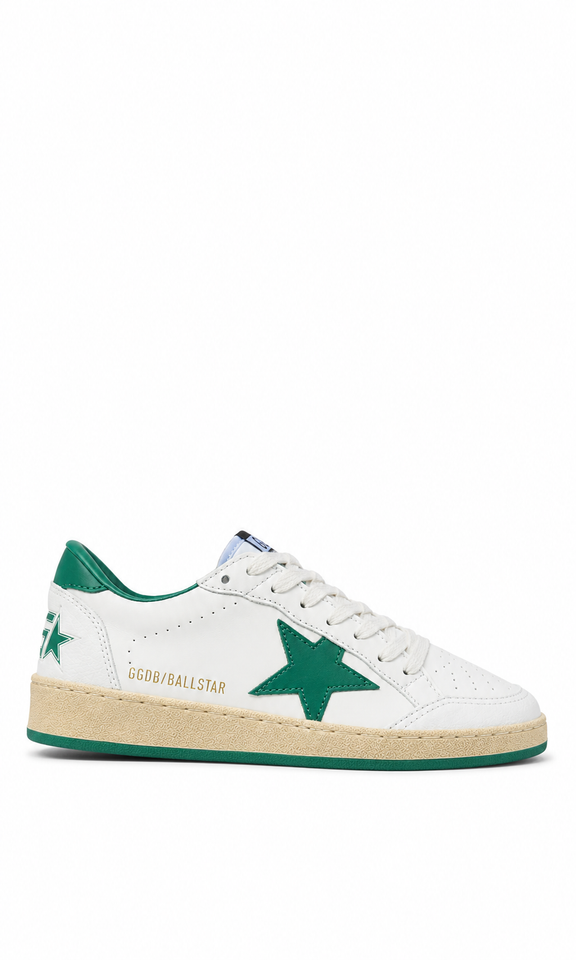 Golden Goose Ball Star en color blanco con una estrella verde - Calzado de mujer y hombre