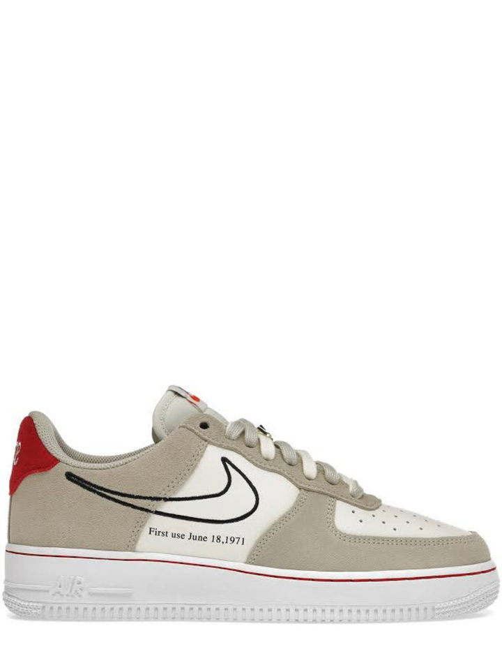 N370O Nike Air Force 1 Low First Use Light Sail Red - Calzado de mujer y hombre