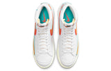 N370O NIKE BLAZER MID 77 INFINITE WHITE KUMQUAT CRIMSON - Calzado de mujer y hombre