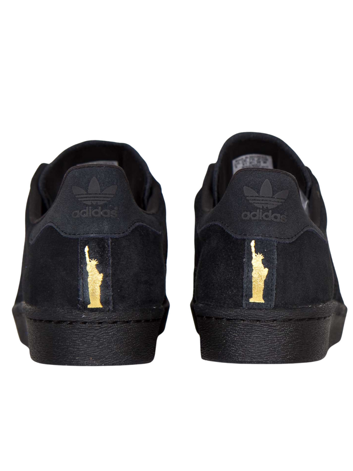 N370O TENIS SUPERSTAR CONCHA NEGRO GAMUZA NEW YORK - Calzado de mujer y hombre