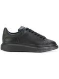 Alexander McQueen tenis con suela ancha negro total