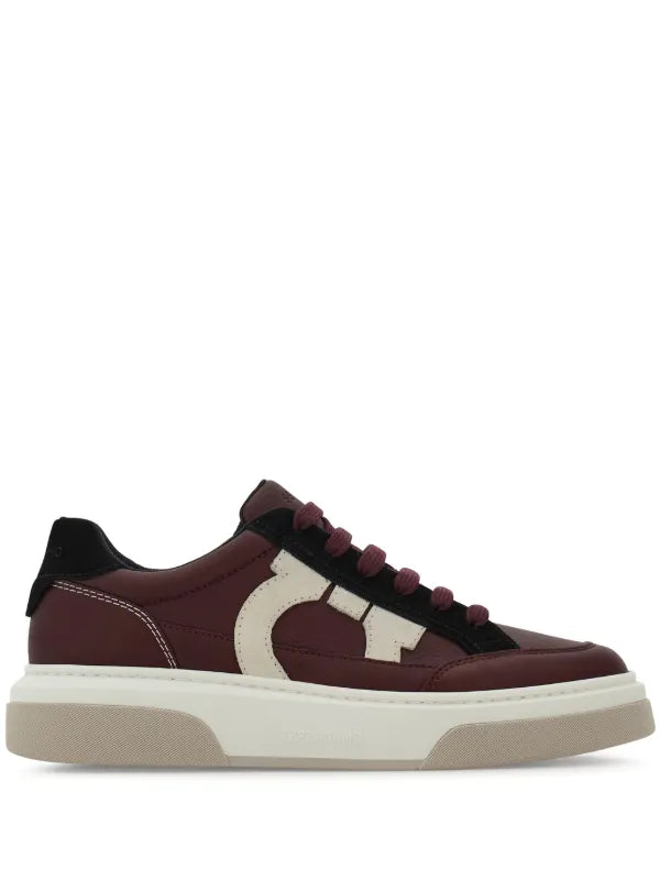 Ferragamo Gancini-appliqué sneakers - Calzado de mujer y hombre