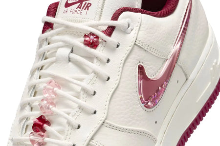 N375O Tenis Nike Air Force 1 Low '07 SE PRM Valentine's Day (2024) - Calzado de mujer y hombre