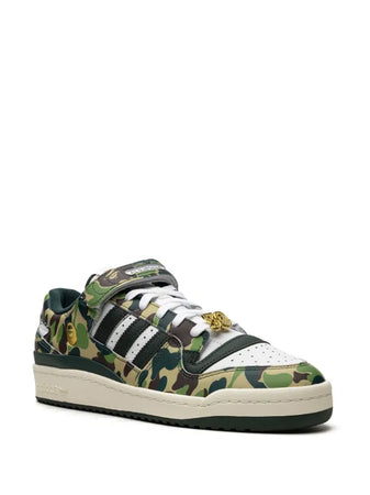 adidas "tenis Forum 84 Low ""30th Anniversary Green Camo"" de adidas x BAPE" - Calzado de mujer y hombre