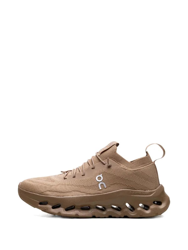 ON RUNNING tenis Cloudtilt "Dark Sand" en colaboración con Loewe