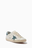 Golden Goose Super-Star, un modelo emblemático de la marca de lujo italiana Golden Goose blanco azul