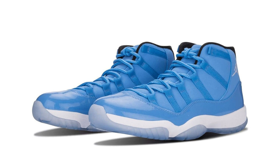 Jordan 11 Retro Pantone azul cielo