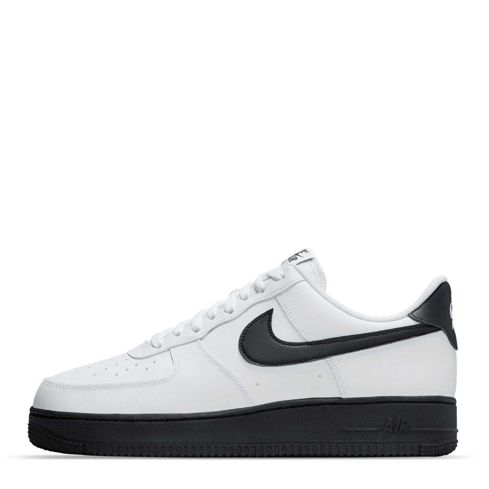 Nike - Caballeros Tenis Nike Air Force 1 '07 Blanco Negro