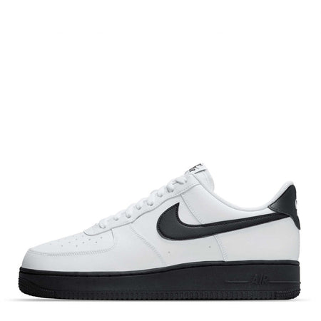 Nike - Caballeros Tenis Nike Air Force 1 '07 Blanco Negro