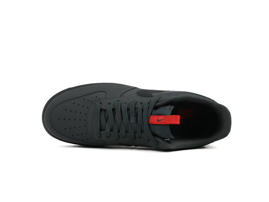 N372O NIKE AIR FORCE 1 07 ANTHRACITE BLACK UNIVERSITY RED BLACK CARBON - Calzado de mujer y hombre