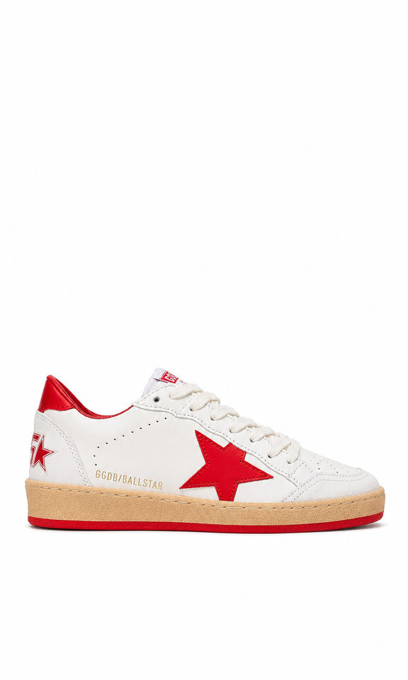 Golden Goose Ball Star en color blanco con una estrella lateral roja - Calzado de mujer y hombre
