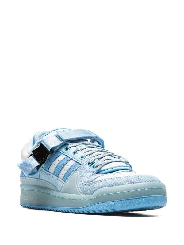 N372O ADIDAS FORUM LOW BUCKLE DE BAD BUNNY BLUE TINT azul cielo - Calzado de mujer y hombre