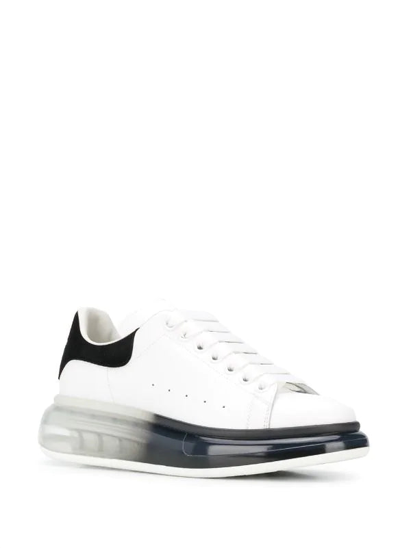 N370O Alexander Mcqueen válvula blanco negro válvula tenis bajos oversize - Calzado de mujer y hombre