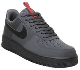 N372O NIKE AIR FORCE 1 07 ANTHRACITE BLACK UNIVERSITY RED BLACK CARBON - Calzado de mujer y hombre