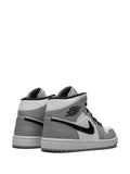 N370O tenis Air Jordan 1 Mid Light Smoke Grey - Calzado de mujer y hombre