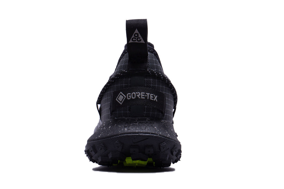 N372O NIKE ACG MOUNTAIN FLY LOW GTX SE " DARK SMOKE GREY" - MEN Negro total - Calzado de mujer y hombre