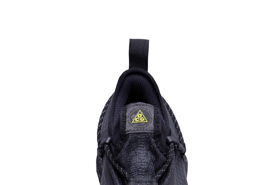 N372O NIKE ACG MOUNTAIN FLY LOW GTX SE " DARK SMOKE GREY" - MEN Negro total - Calzado de mujer y hombre
