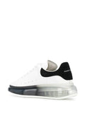 N370O Alexander Mcqueen válvula blanco negro válvula tenis bajos oversize - Calzado de mujer y hombre