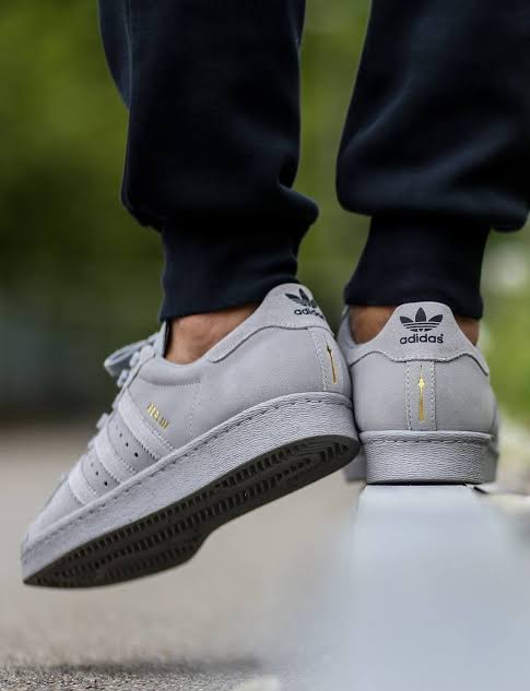 N370O Adidas superstar edición especial Berlín gris - Calzado de mujer y hombre