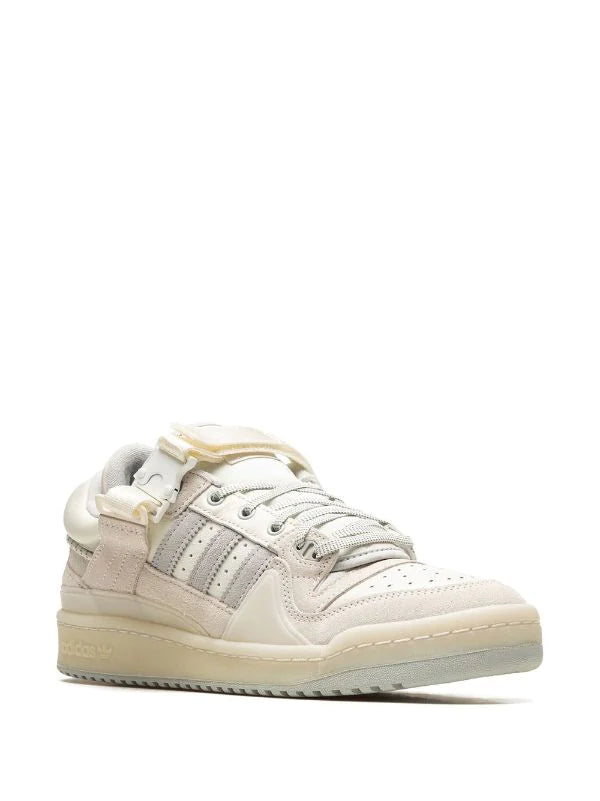 N372O adidas tenis Forum Buckle Low de adidas x Bad Bunny blanco - Calzado de mujer y hombre