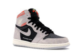 N370O Jordan 1 Retro High Neutral Grey Hyper Crimson - Calzado de mujer y hombre